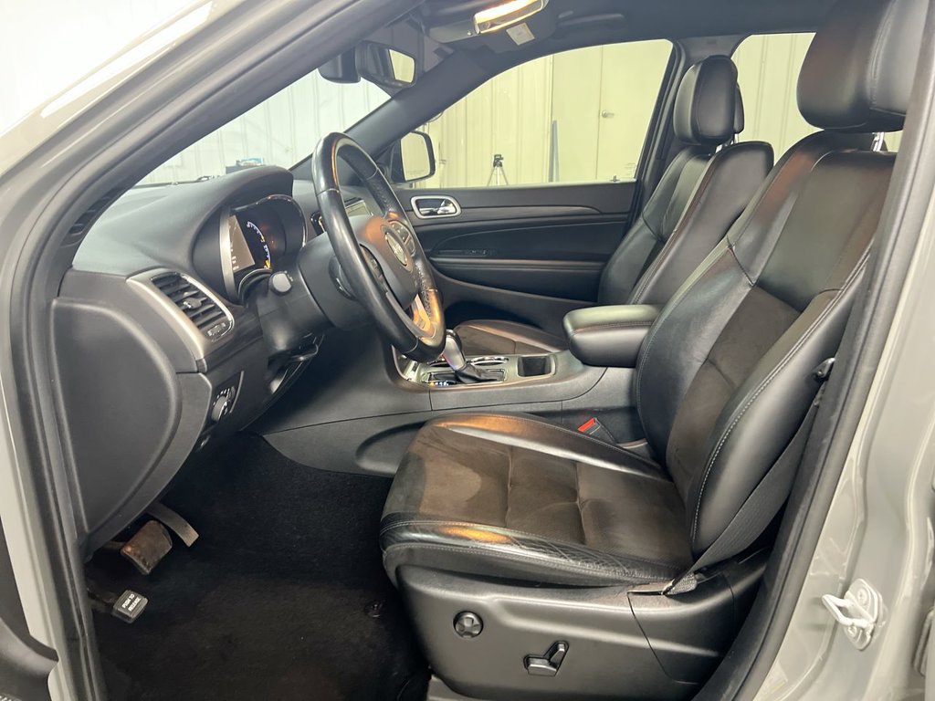 Used 2020 Jeep Grand Cherokee Altitude AWD/4WD image 20