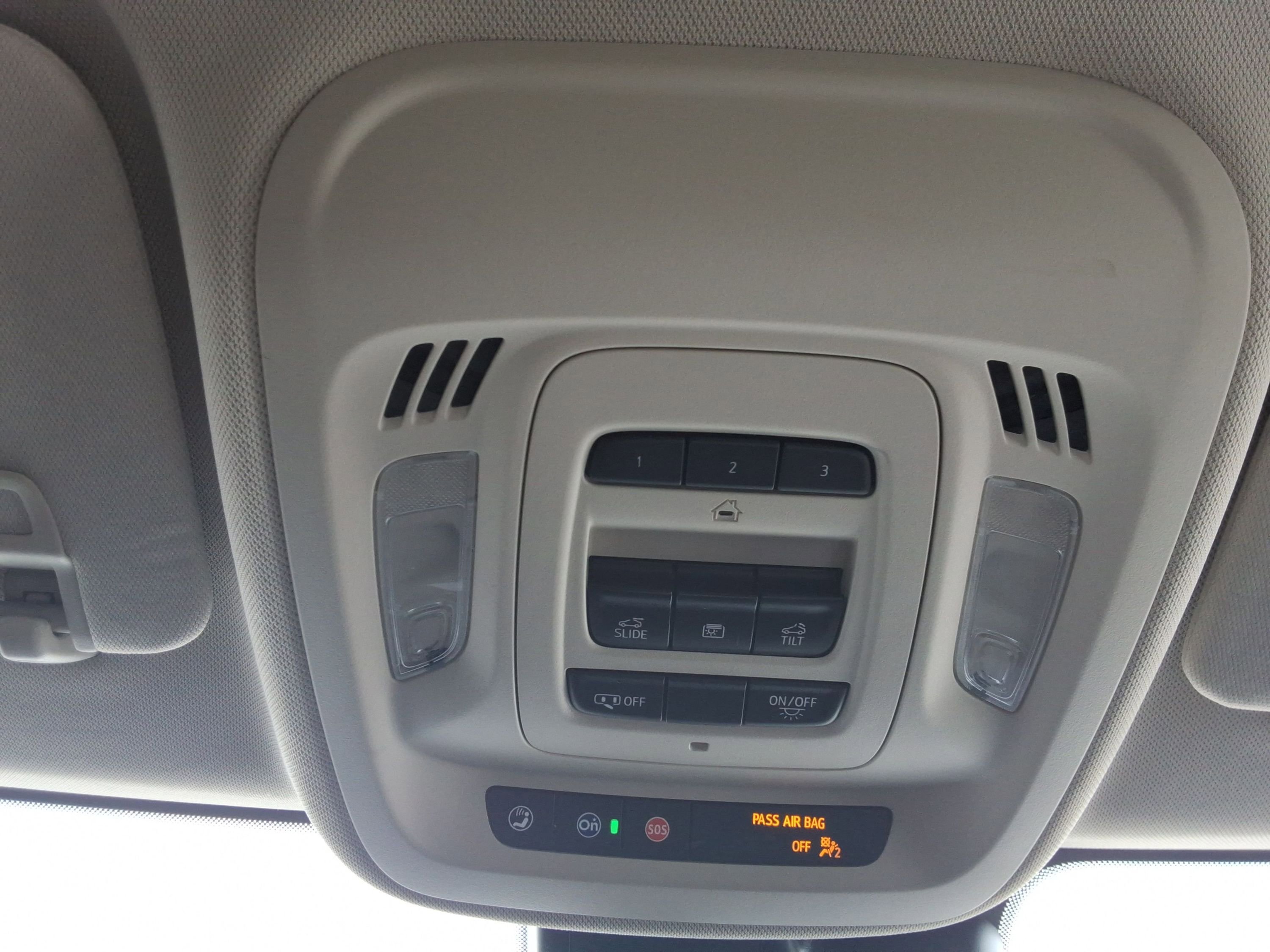 Used 2023 Buick Envision Avenir image 18