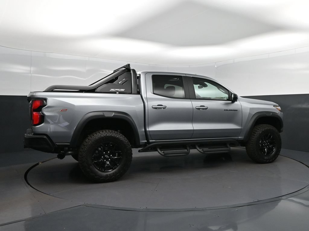 New 2026 Chevrolet Colorado ZR2 w/ Midnight Edition AWD/4WD image 8