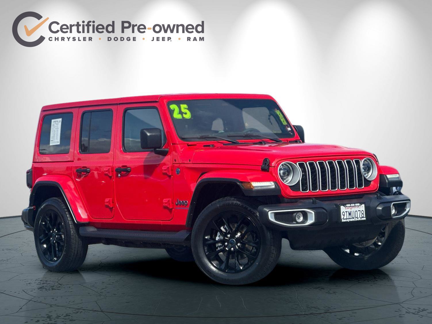 Used 2025 Jeep Wrangler Unlimited Sahara AWD/4WD image 2