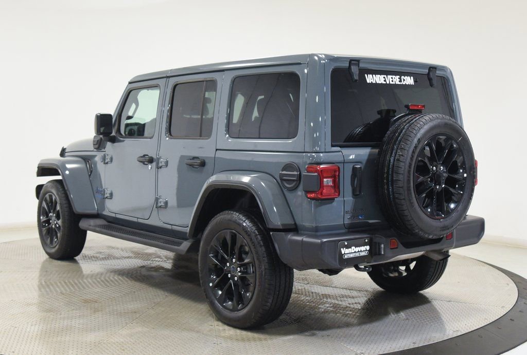 Used 2025 Jeep Wrangler Unlimited Sahara image 5