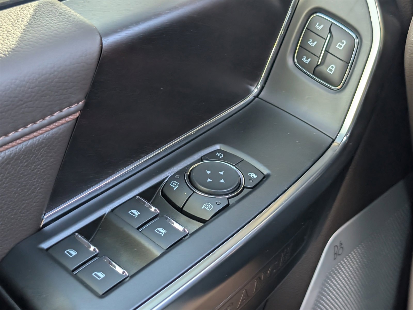 New 2025 Ford F150 King Ranch w/ FX4 Off-Road Package image 24