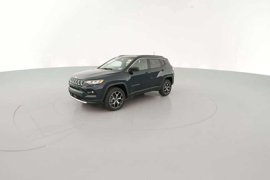 New 2026 Jeep Compass Limited image 4