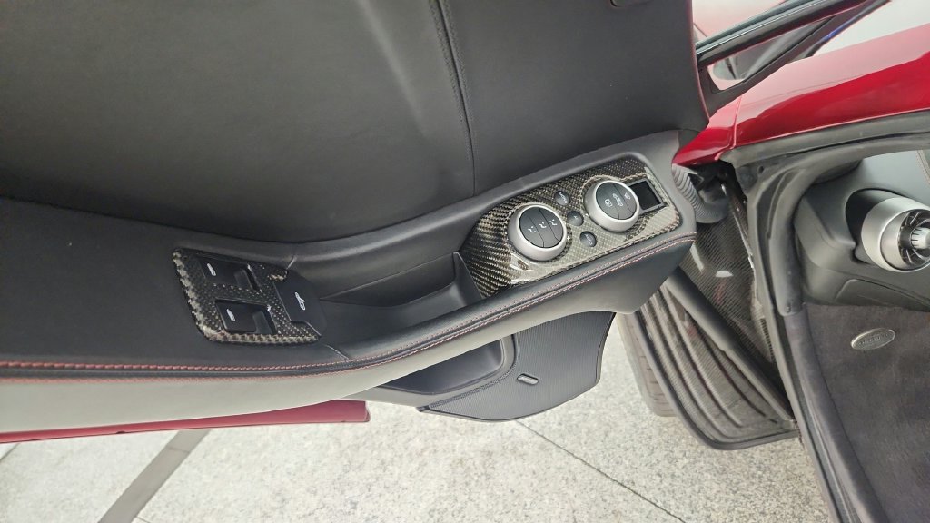 Used 2012 McLaren MP4-12C Coupe RWD image 39
