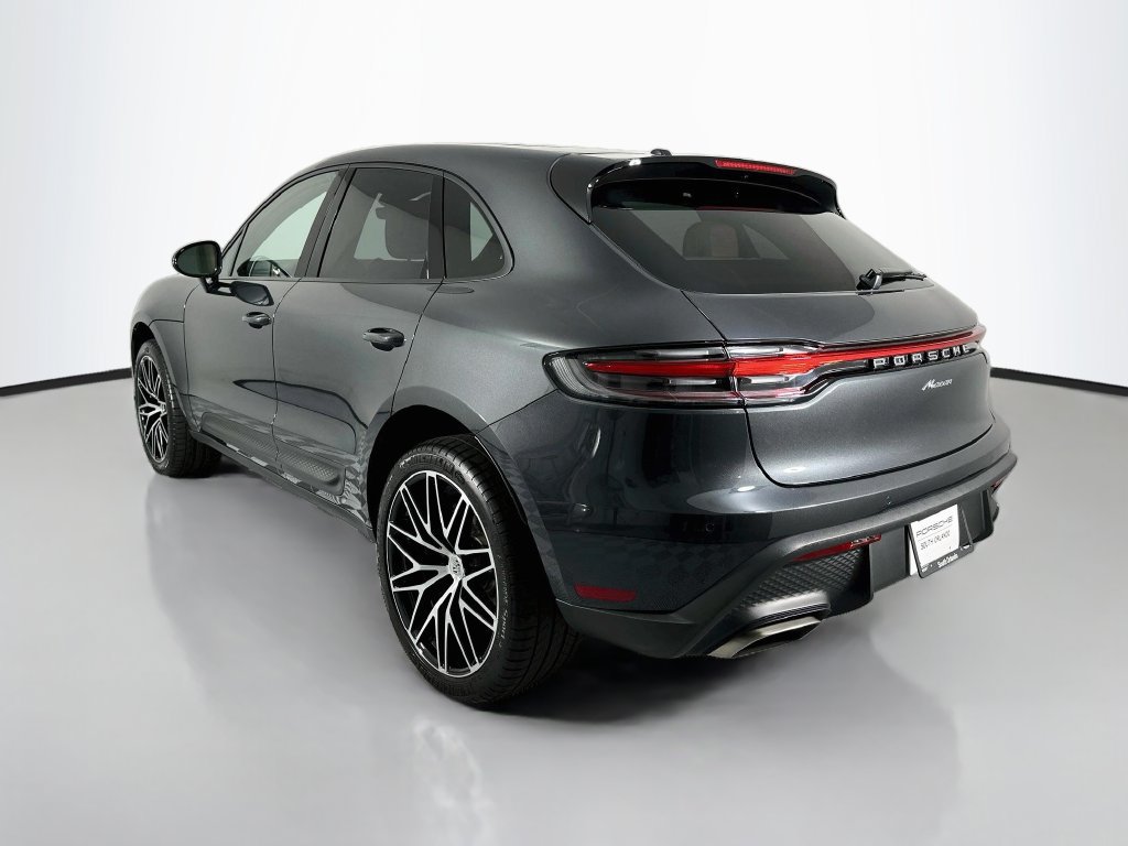 Certified 2026 Porsche Macan AWD/4WD image 3