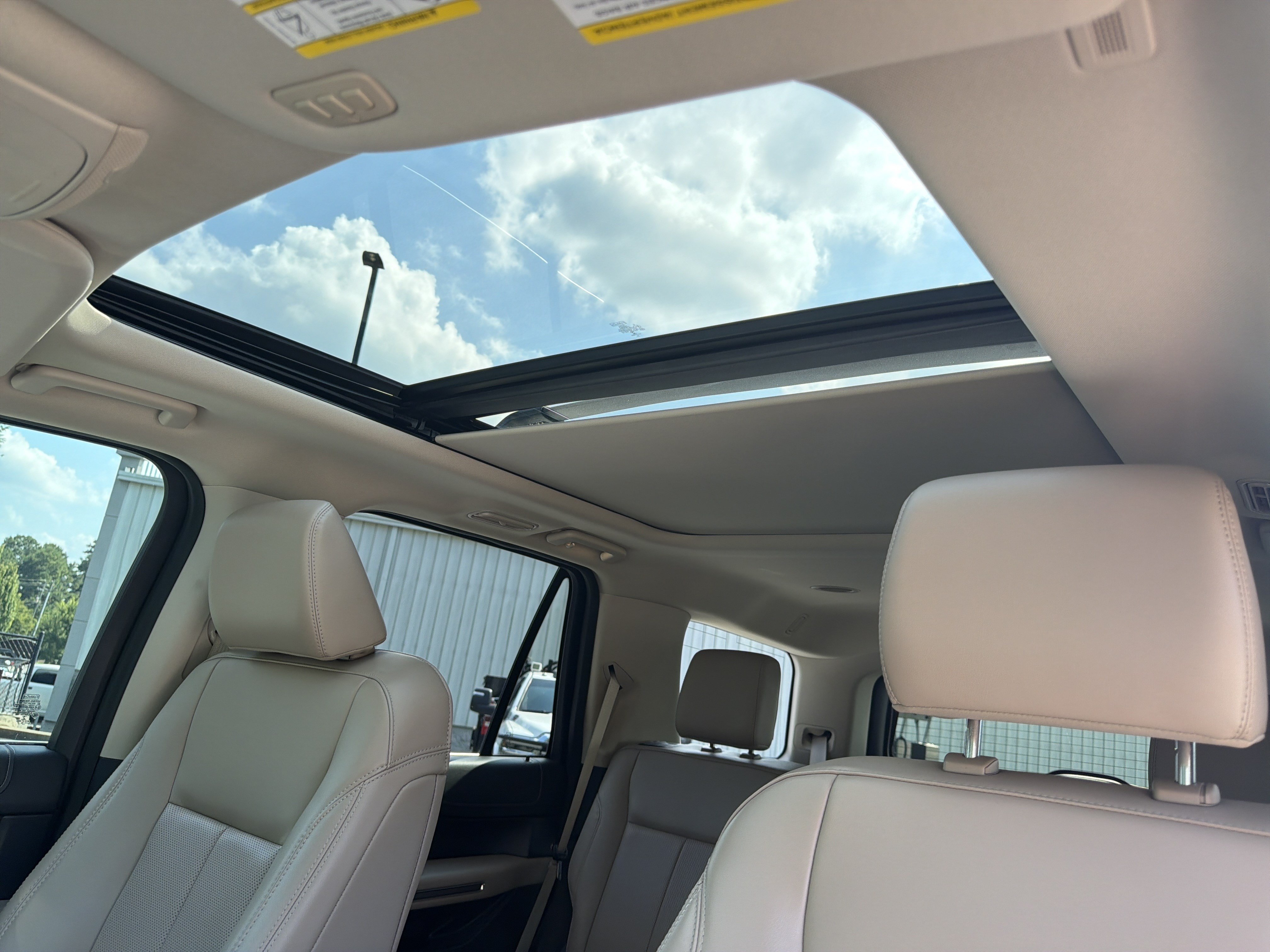 Used 2022 Ford Expedition XLT AWD/4WD image 40