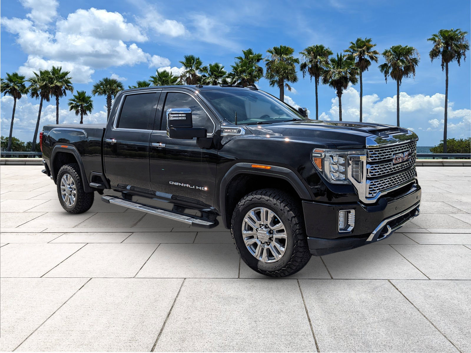 Used 2020 GMC Sierra 2500 Denali w/ Technology Package image 2