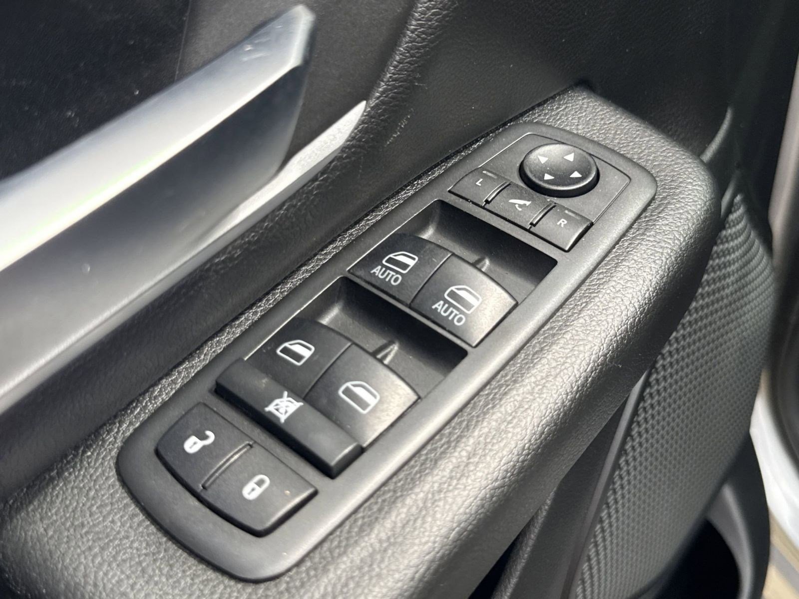 Used 2021 RAM 1500 Big Horn AWD/4WD image 3