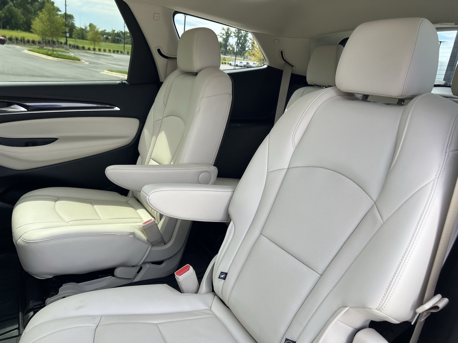 Used 2023 Buick Enclave Essence w/ Experience Buick Package FWD image 31
