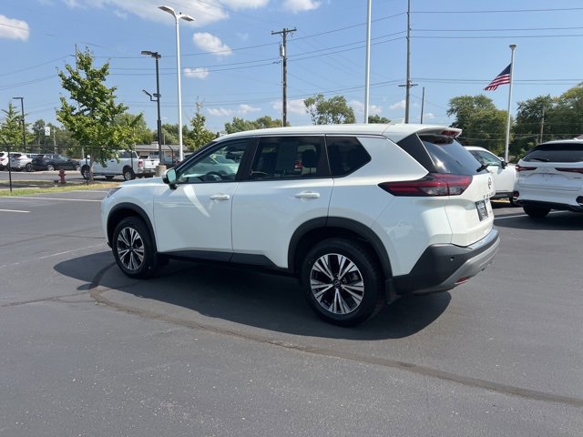 Used 2023 Nissan Rogue SV image 14