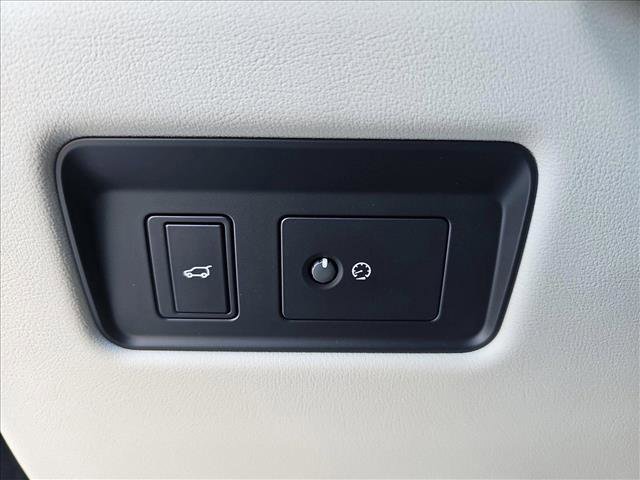 New 2025 Jaguar F-PACE R-Dynamic S image 26