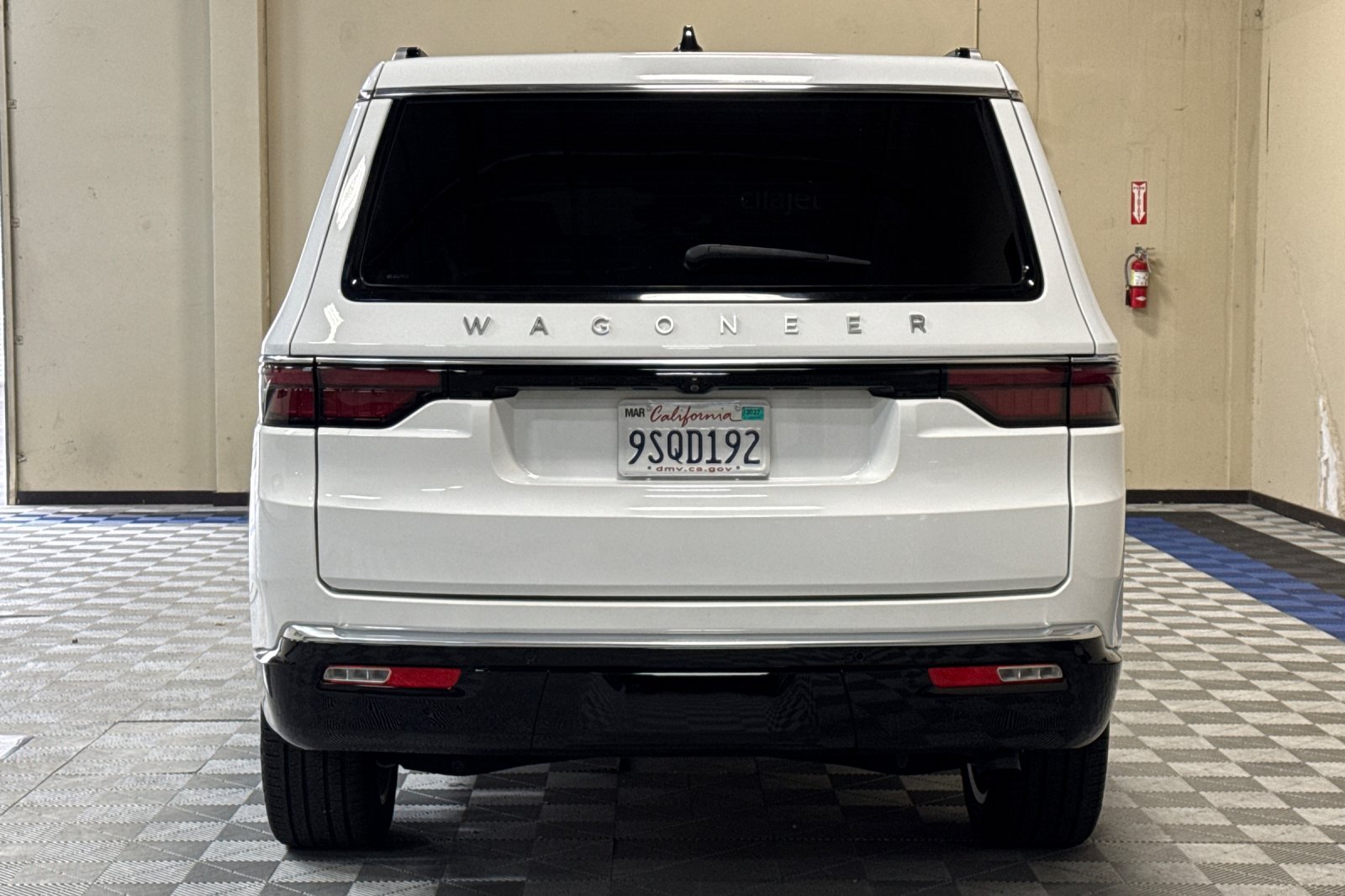 Used 2025 Jeep Wagoneer Series III w/ Premium Group I AWD/4WD image 5