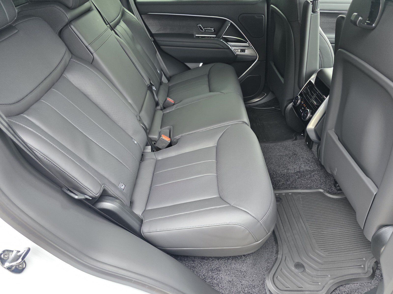 New 2027 Land Rover Range Rover SE AWD/4WD image 5
