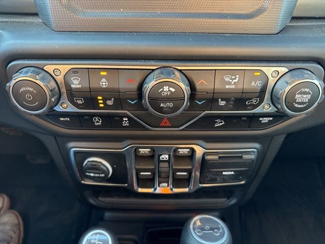 Used 2019 Jeep Wrangler Unlimited Sahara w/ LED Lighting Group image 25