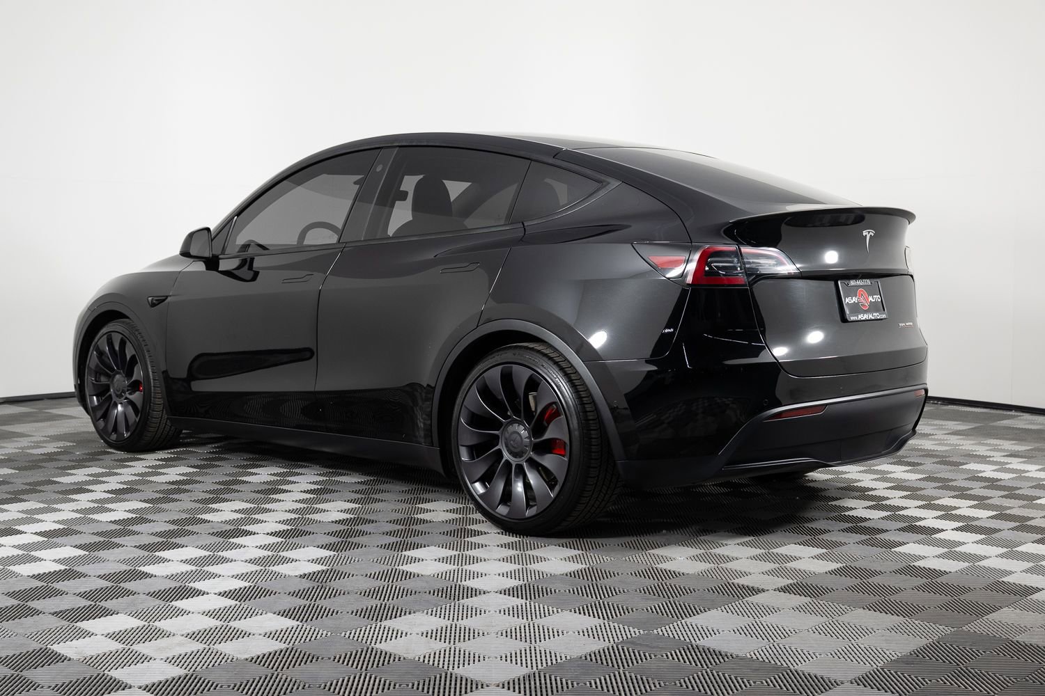 Used 2021 Tesla Model Y Performance image 4