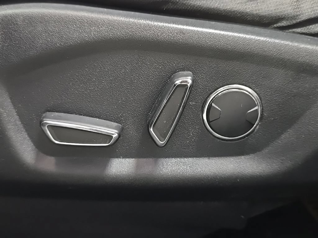 Used 2017 Ford Explorer XLT FWD image 33