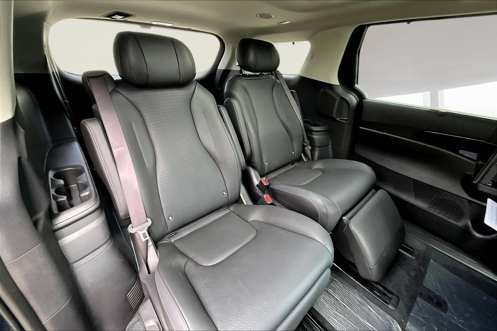 New 2026 Kia Carnival SX Prestige FWD image 8
