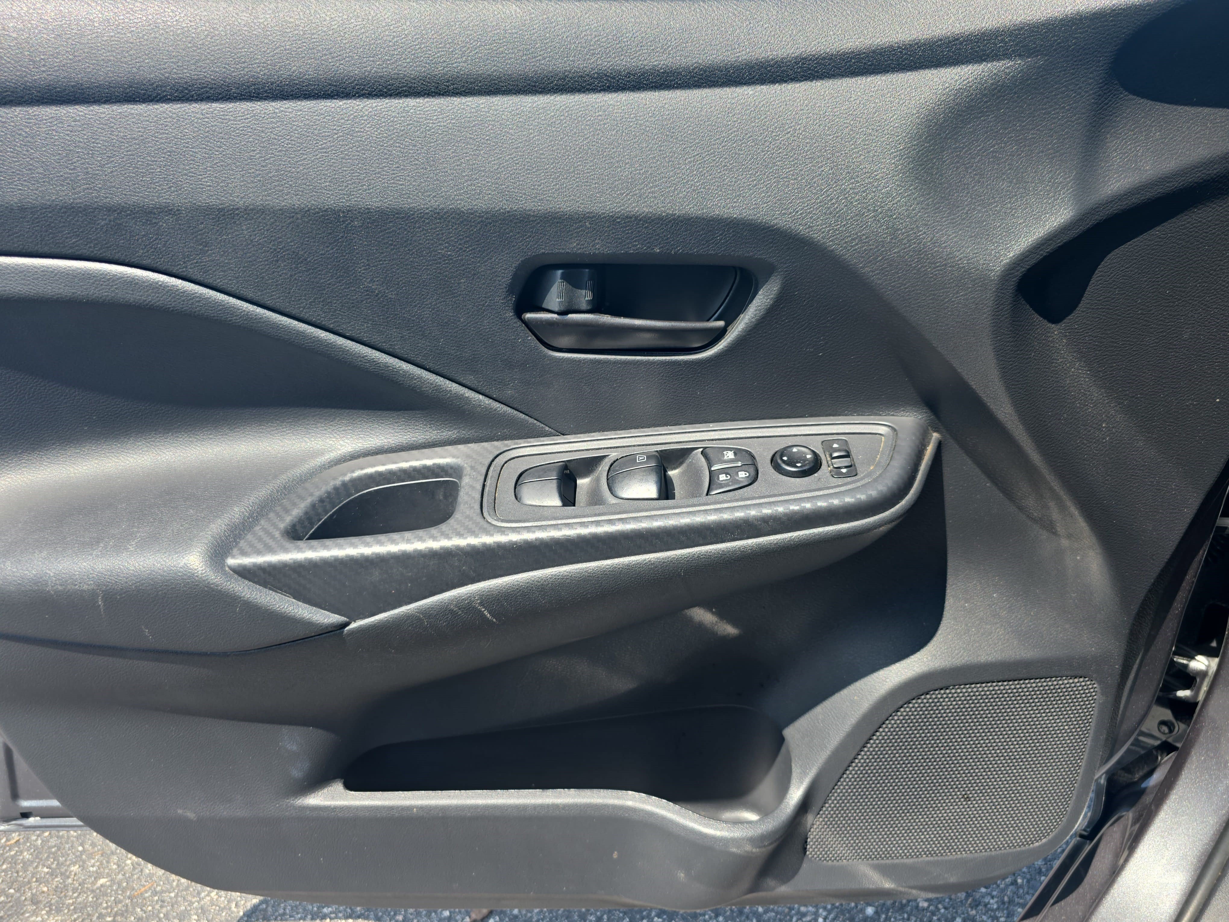 Used 2021 Nissan Versa S FWD image 25