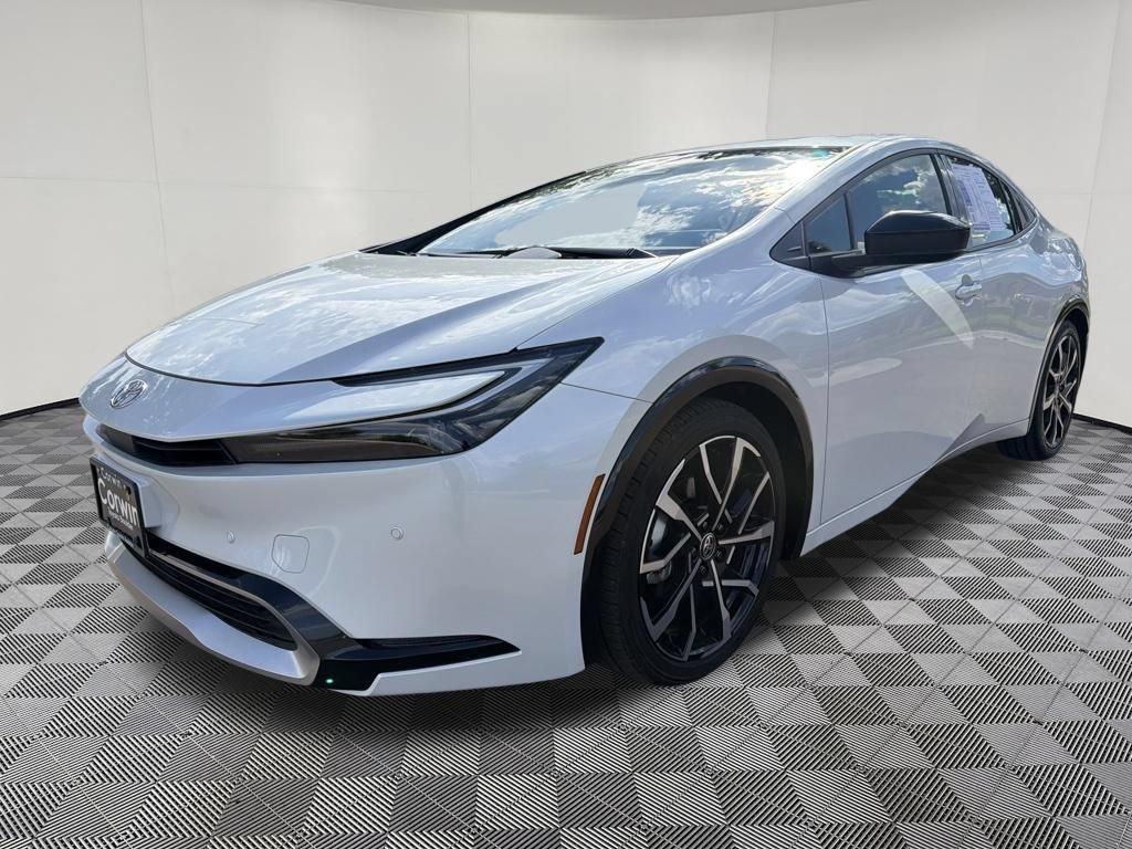 Used 2025 Toyota Prius Plug-In Hybrid FWD image 3