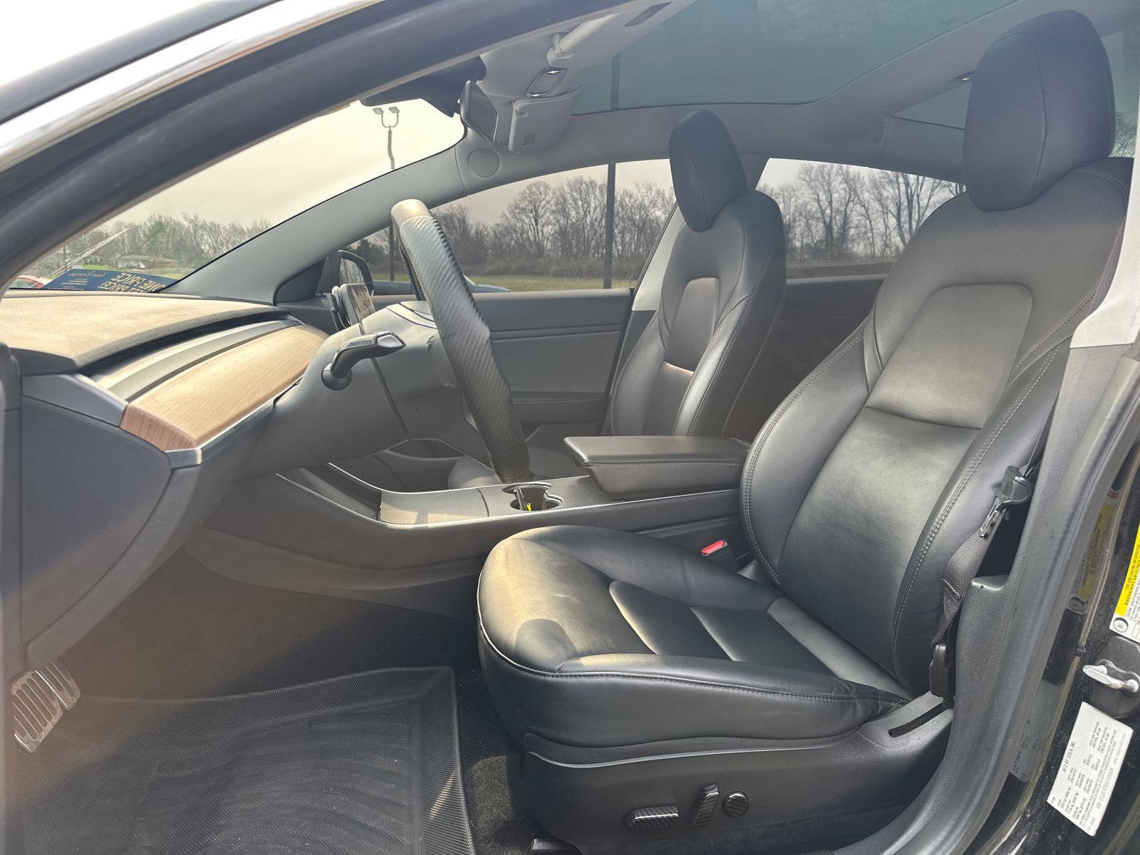 Used 2019 Tesla Model 3 Performance image 3