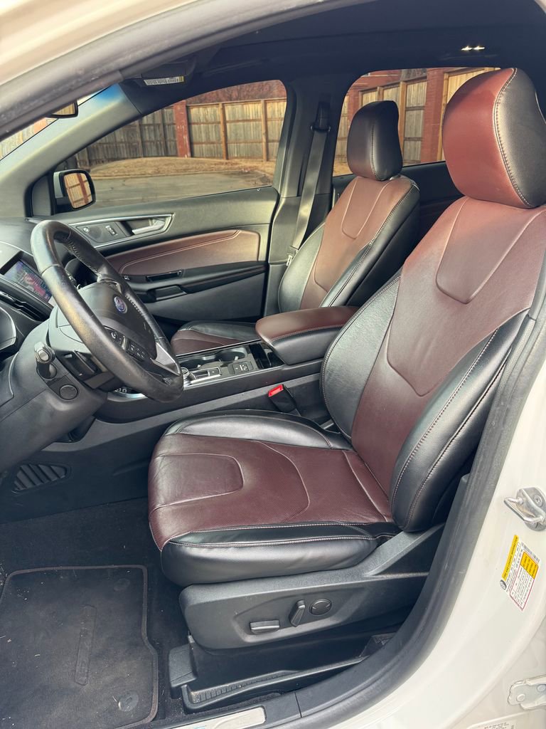 Used 2020 Ford Edge Titanium w/ Equipment Group 301A image 18