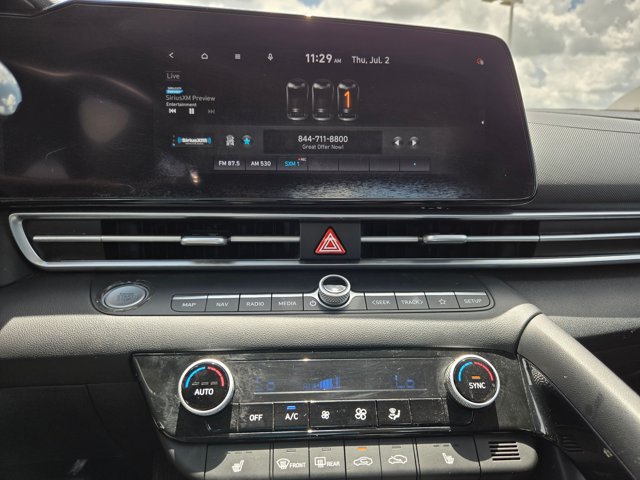 Used 2021 Hyundai Elantra Limited FWD image 14