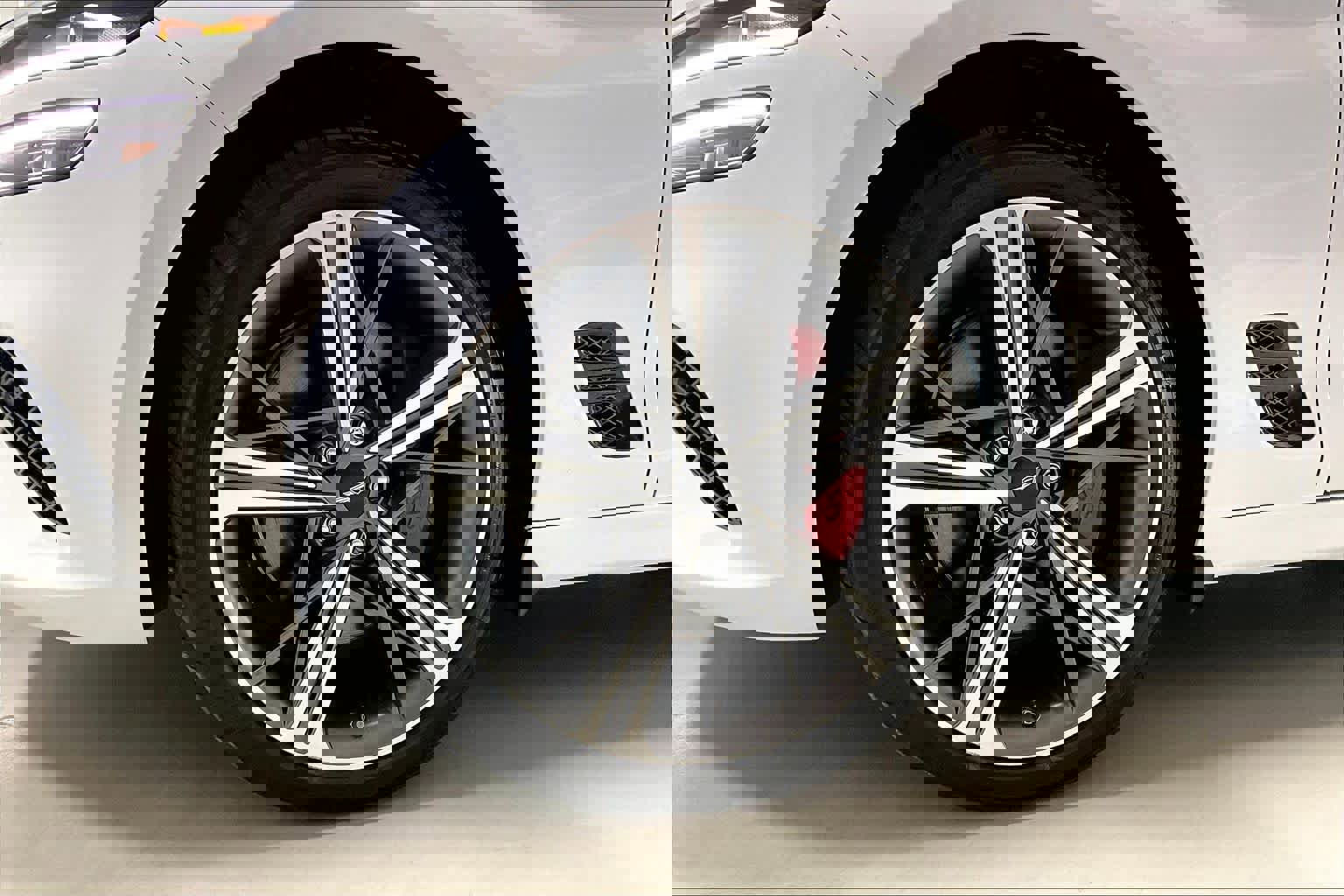 Used 2024 Genesis G70 2.5T w/ Sport Prestige Package image 8