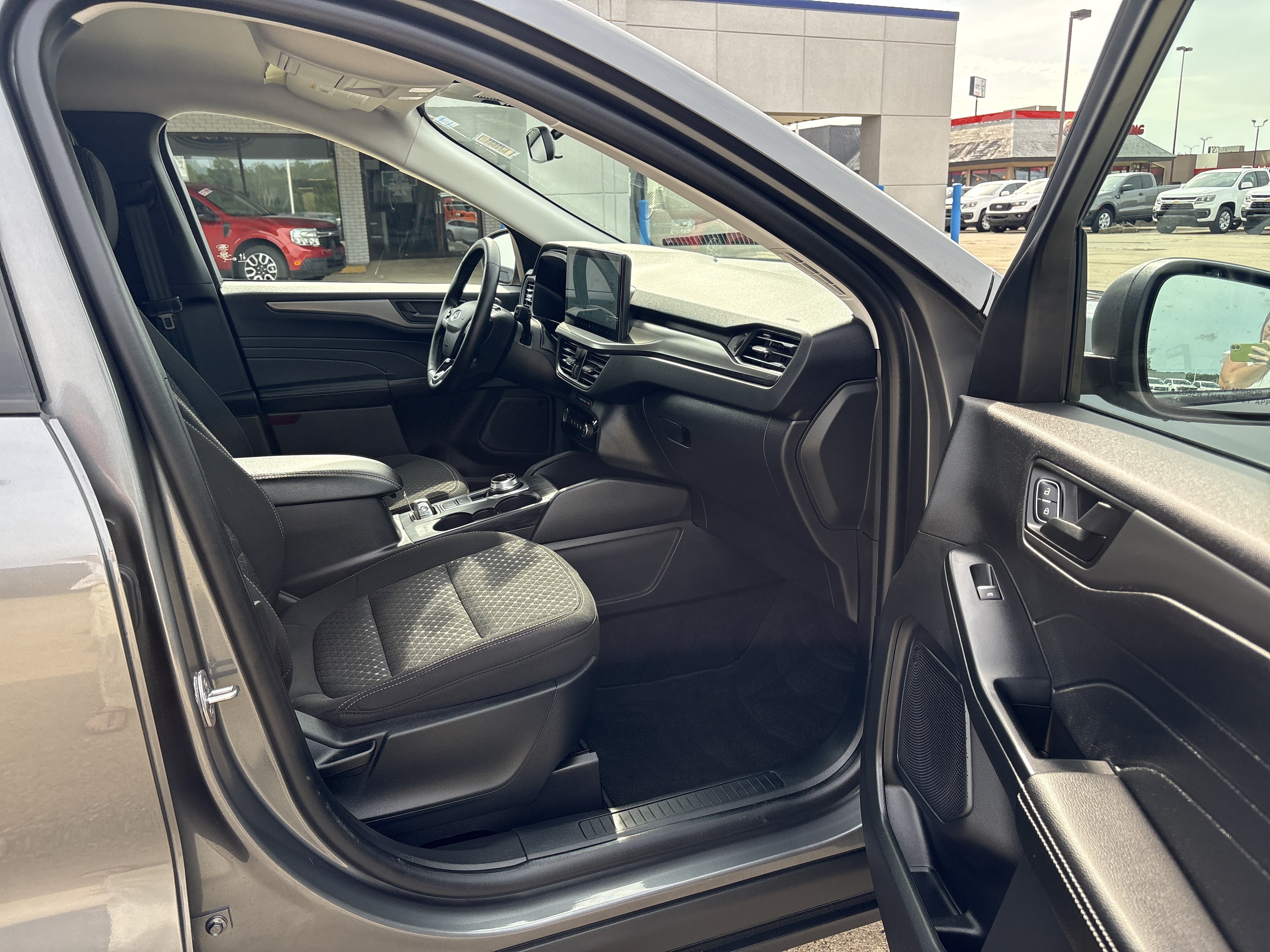 Used 2026 Ford Escape Active w/ Tech Pack #1 AWD/4WD image 8