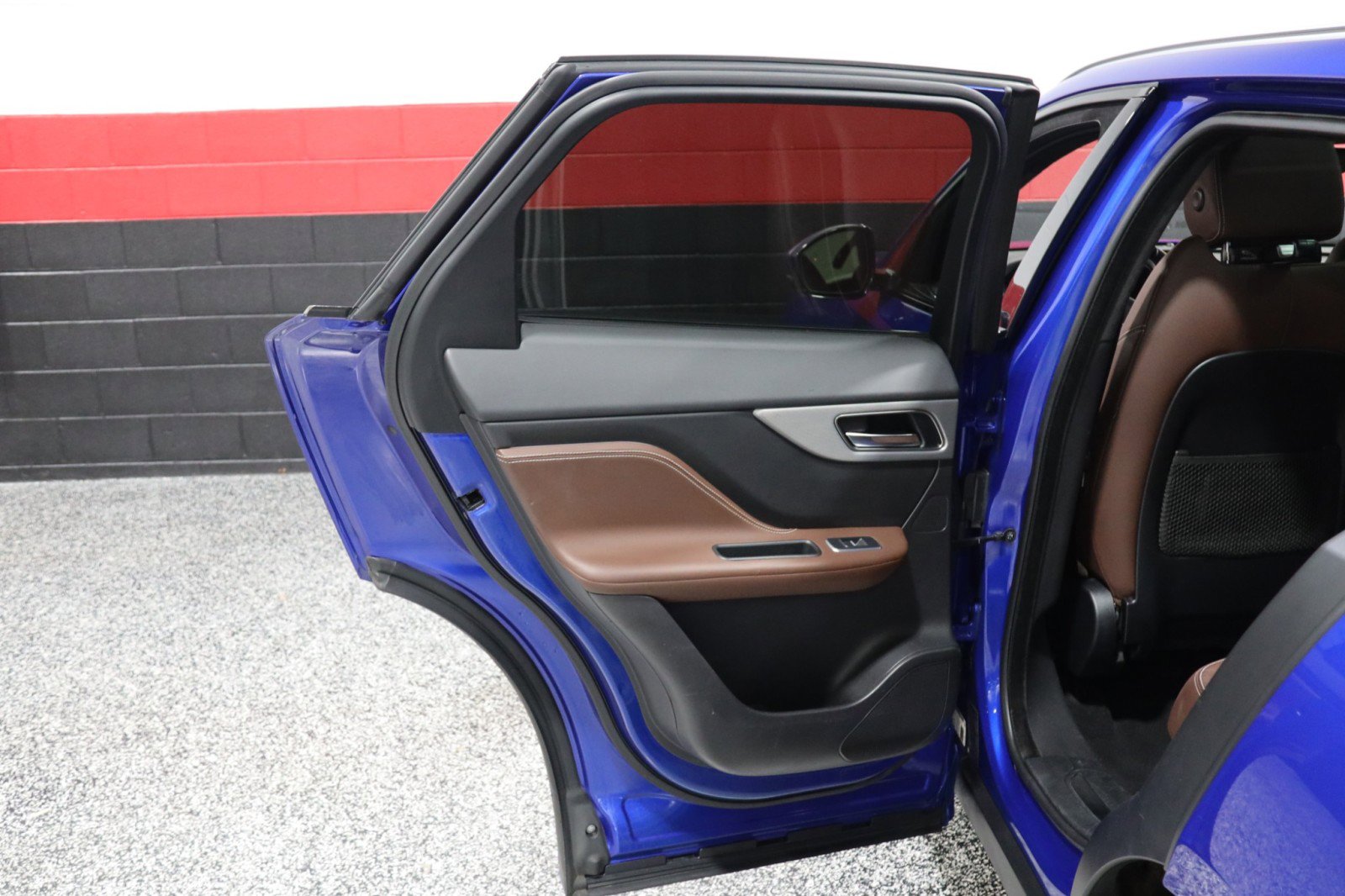 Used 2019 Jaguar F-PACE S image 39