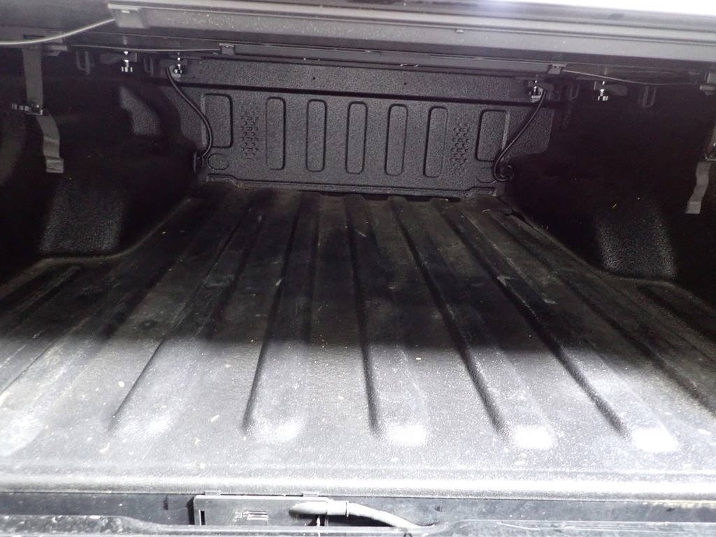 Used 2024 Jeep Gladiator Sport AWD/4WD image 17