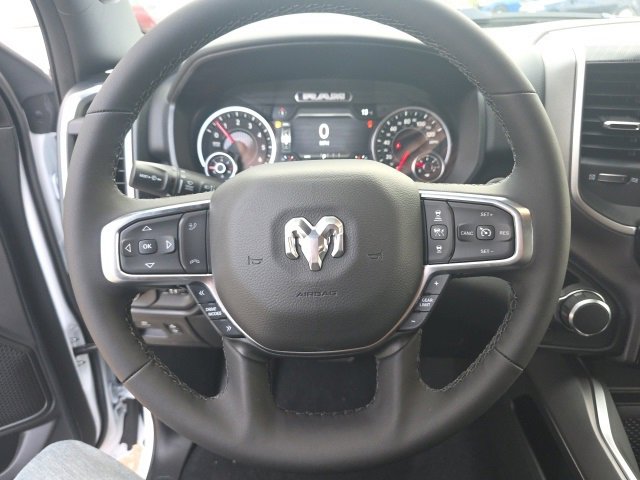 New 2026 RAM 1500 4x4 Crew Cab image 17