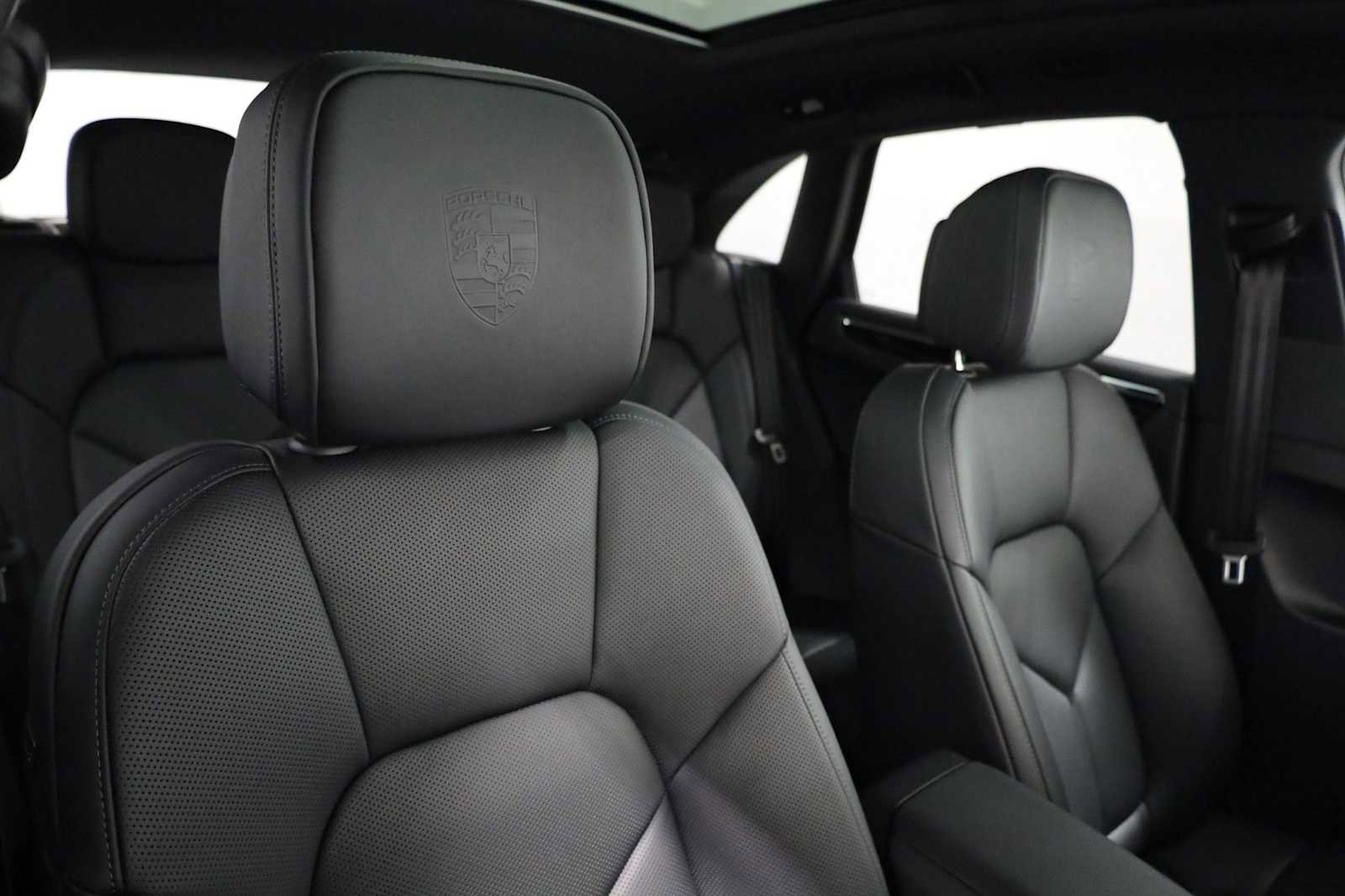 New 2026 Porsche Macan image 22