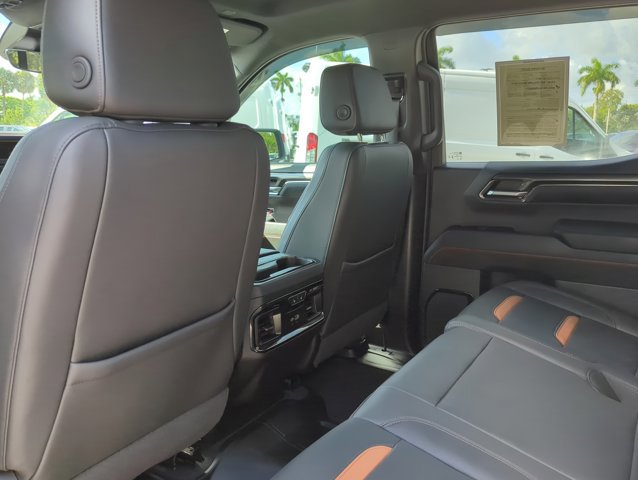 Used 2024 GMC Sierra 1500 AT4 w/ Technology Package AWD/4WD image 18