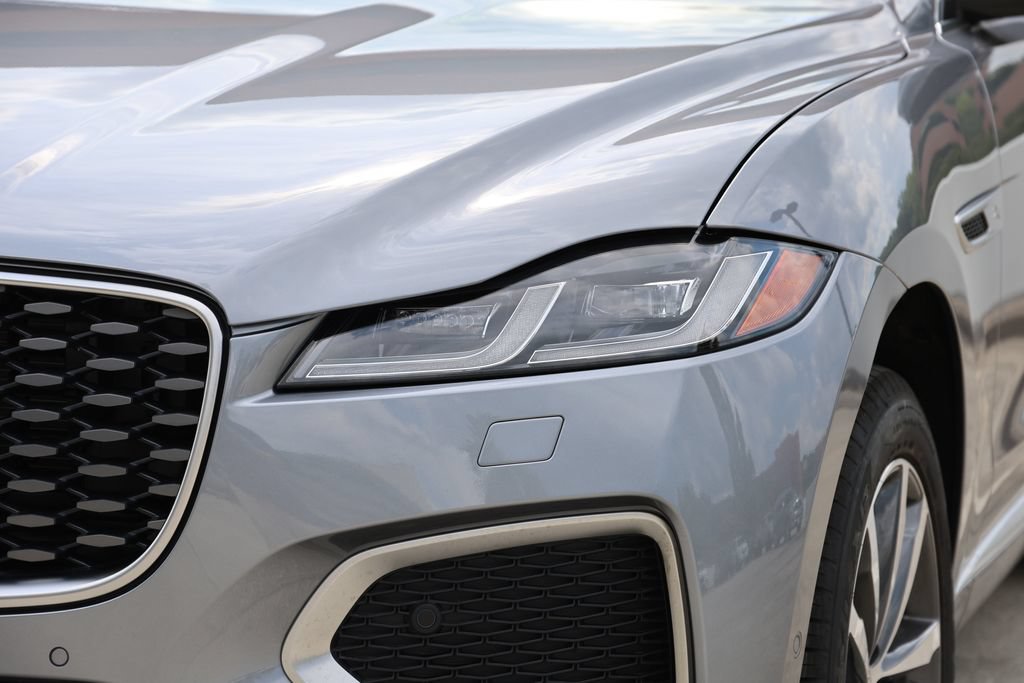 Certified 2026 Jaguar F-PACE R-Dynamic S AWD/4WD image 7