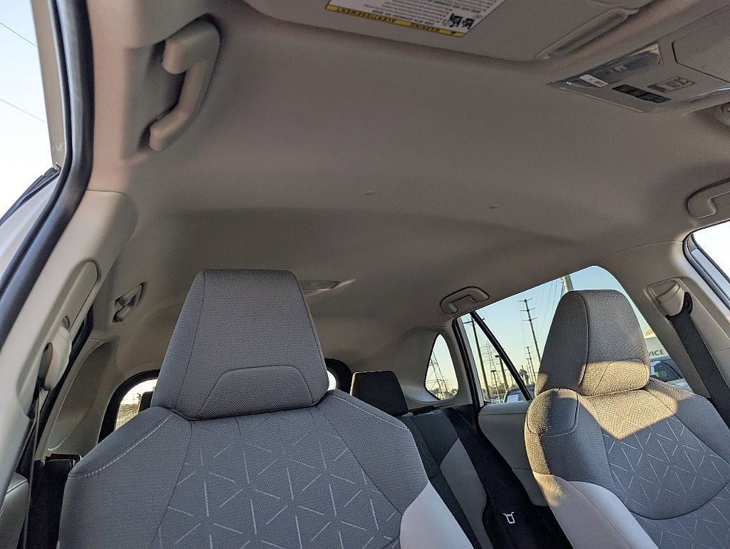 Used 2022 Toyota RAV4 XLE image 18