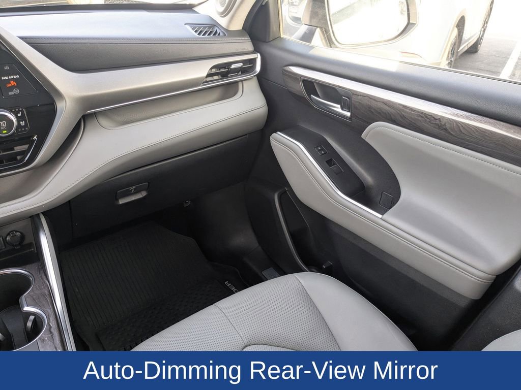 Used 2021 Toyota Highlander Limited image 21