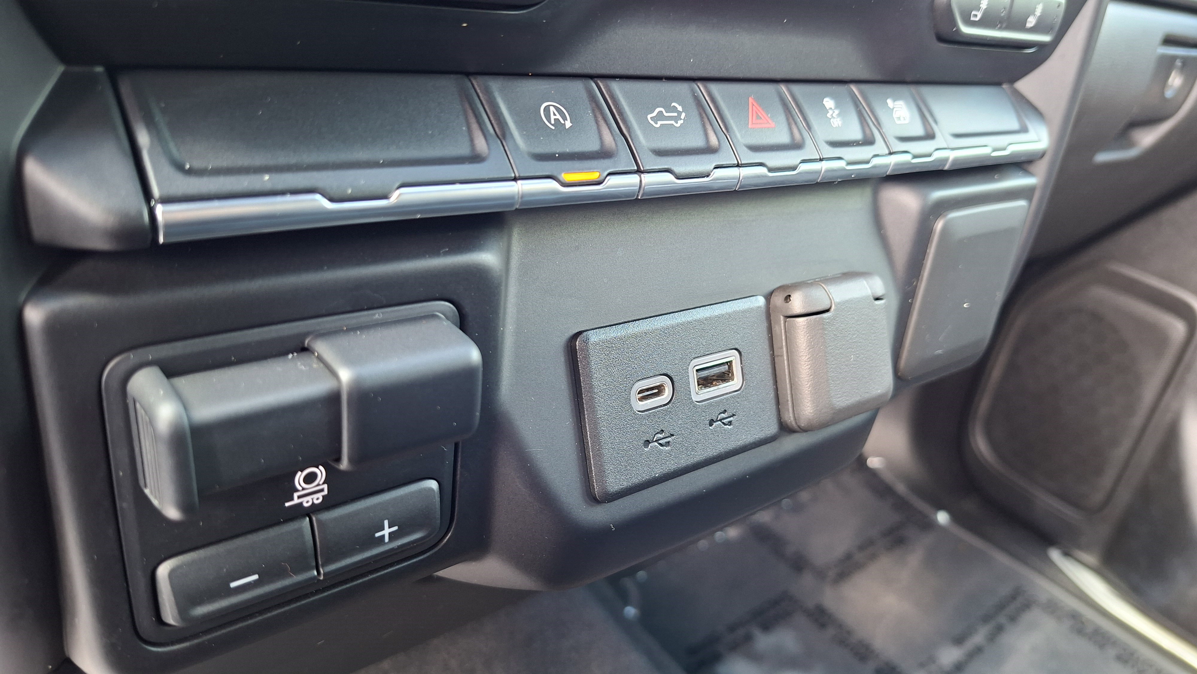 Used 2021 Chevrolet Silverado 1500 LT w/ Bed Protection Package image 17