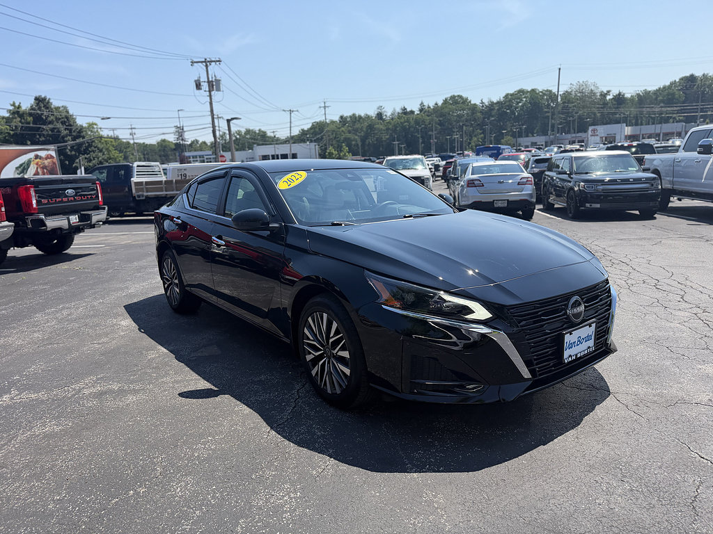 Used 2023 Nissan Altima 2.5 SV AWD/4WD image 9