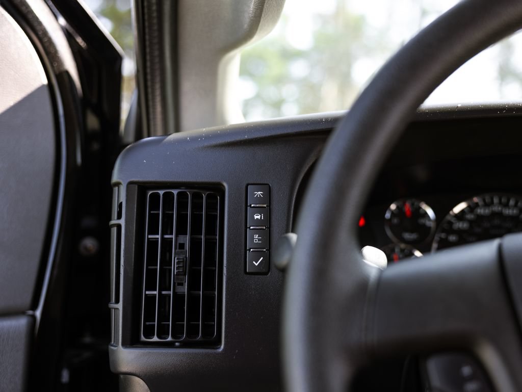 Used 2025 Chevrolet Express 3500 LS RWD image 14