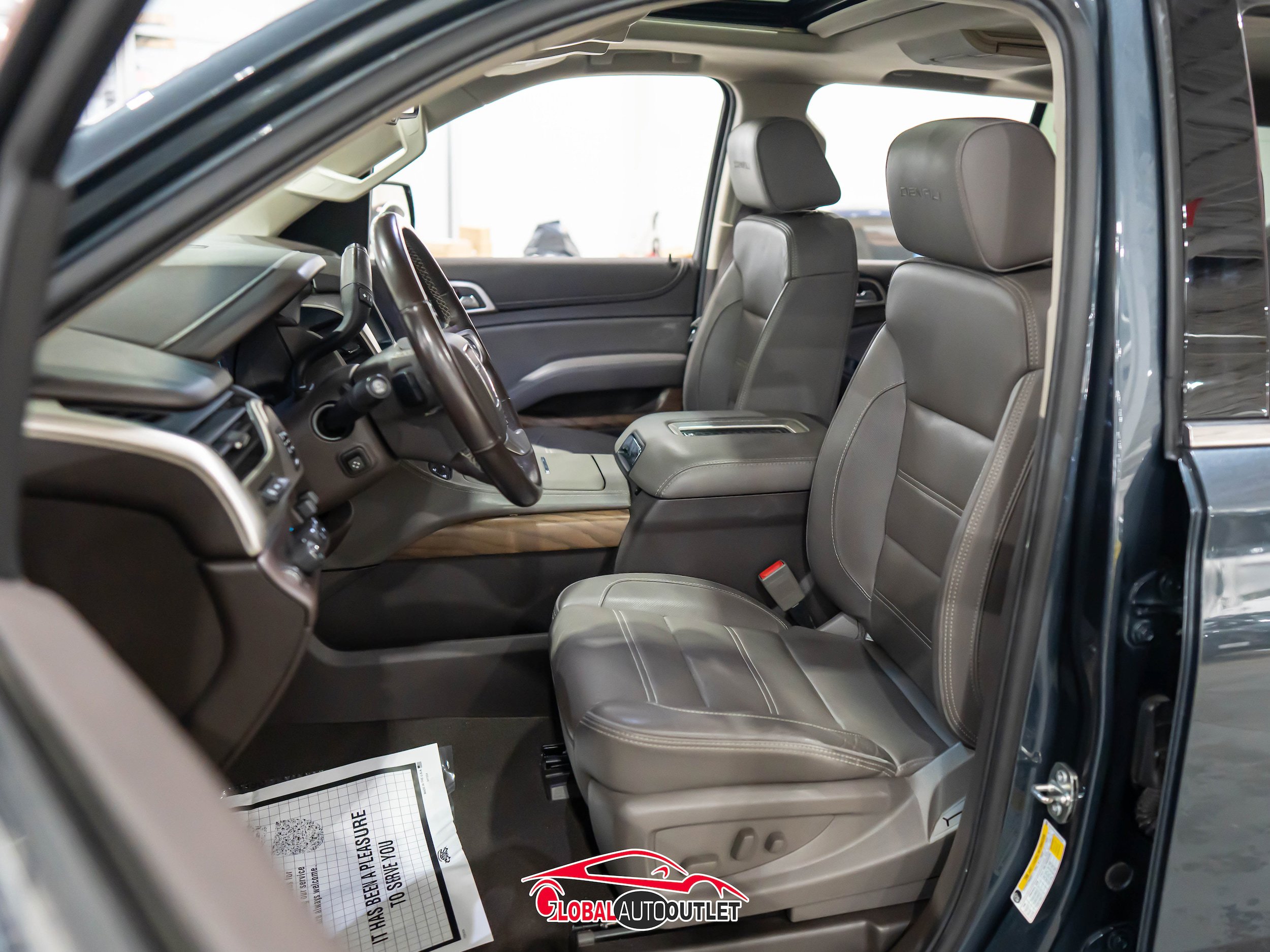 Used 2019 GMC Yukon Denali w/ Denali Ultimate Package AWD/4WD image 16