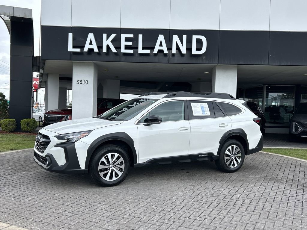 Certified 2025 Subaru Outback Premium image 2