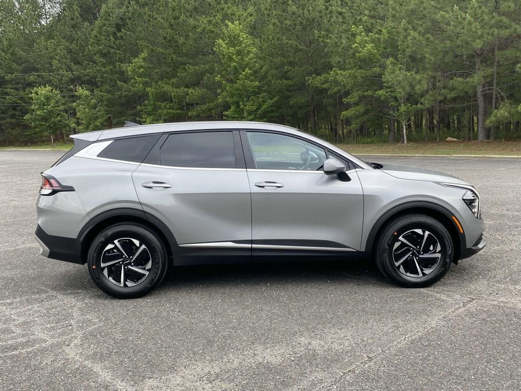 New 2025 Kia Sportage LX