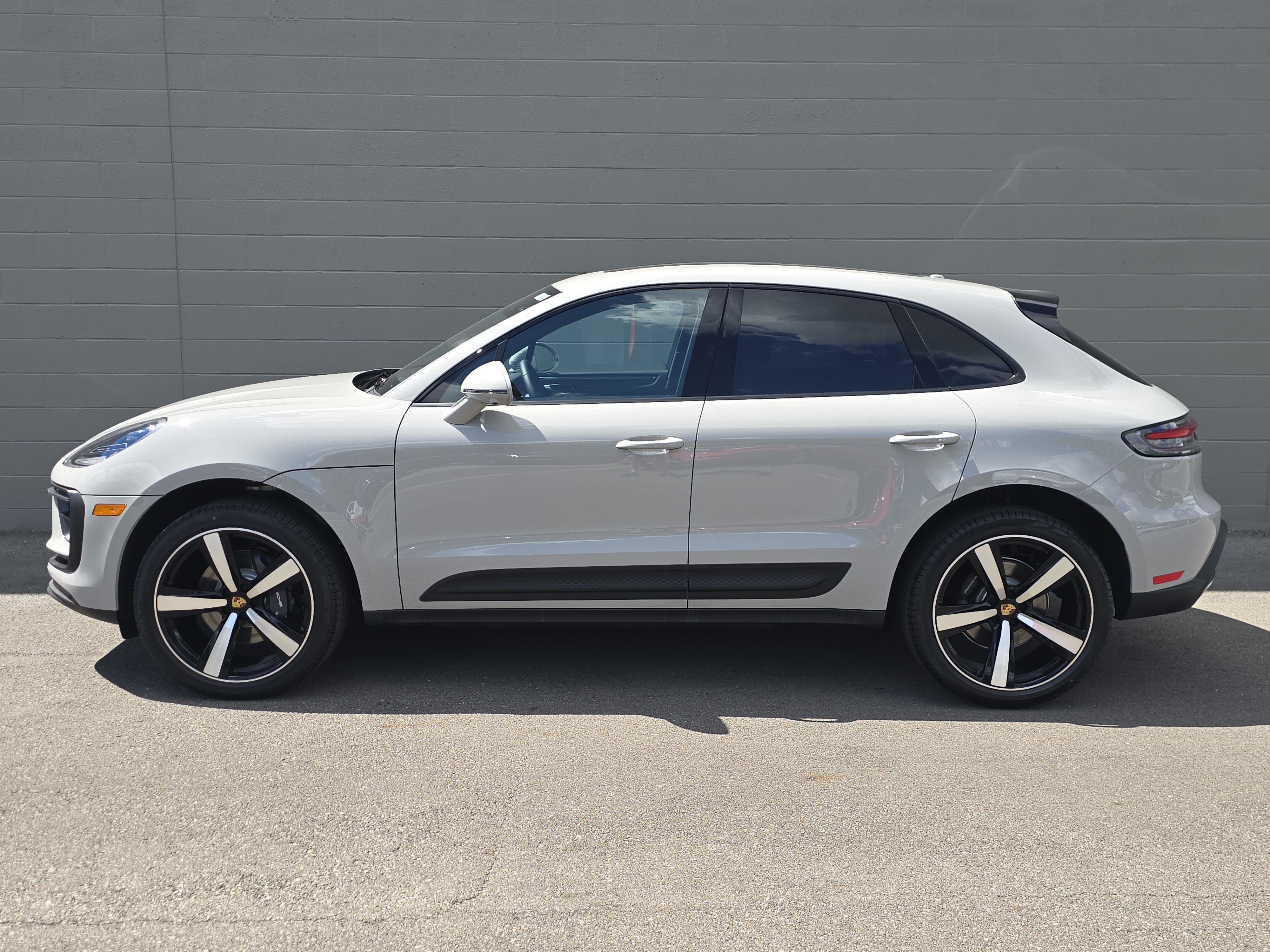 New 2026 Porsche Macan AWD/4WD image 2