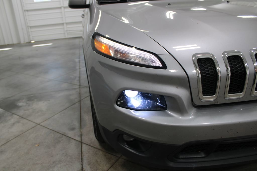 Used 2018 Jeep Cherokee Latitude image 12