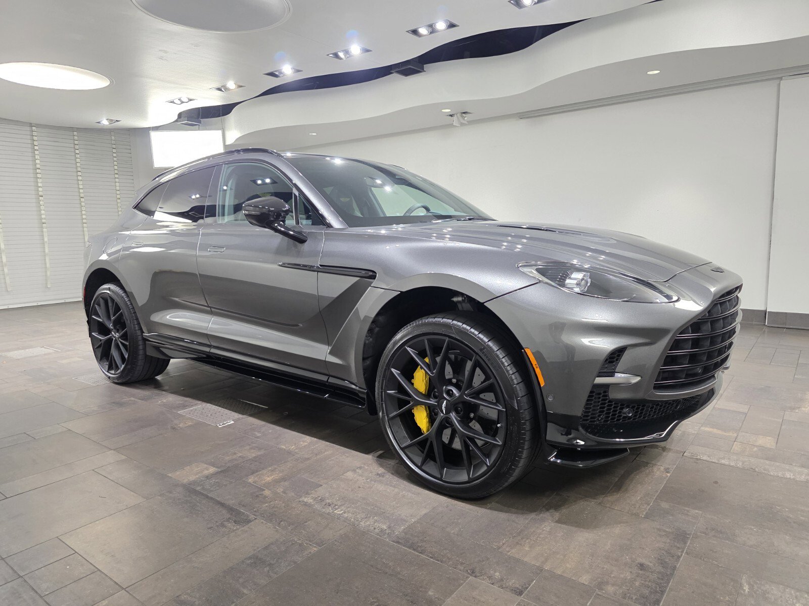 New 2025 Aston Martin DBX 707 image 1
