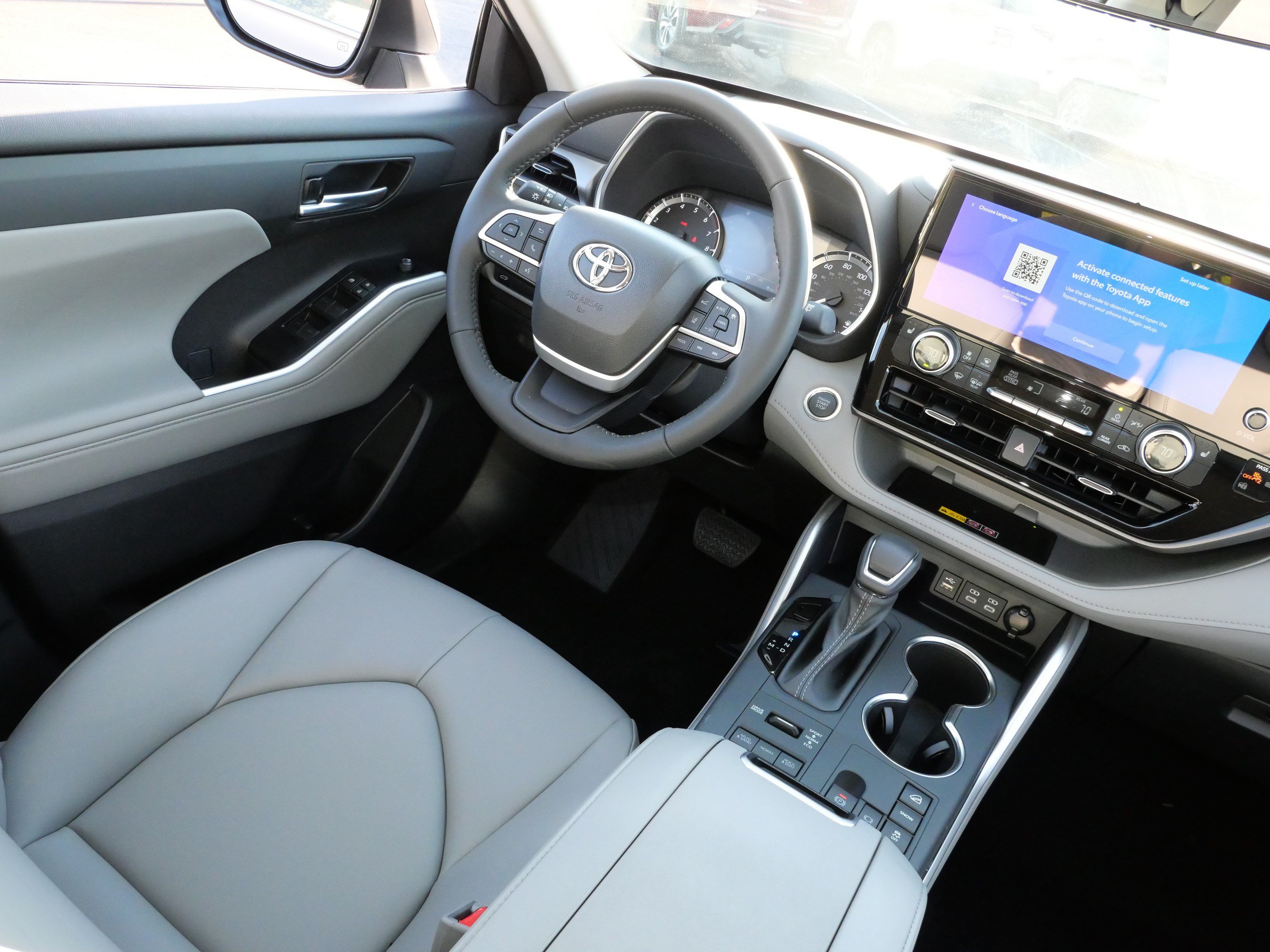Certified 2026 Toyota Highlander XLE AWD/4WD image 9