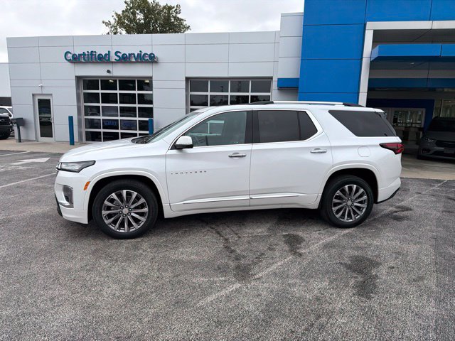 Used 2023 Chevrolet Traverse Premier w/ LPO, Floor Liner Package AWD/4WD image 5
