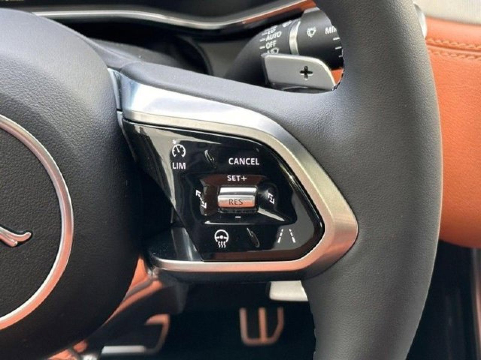 New 2024 Jaguar XF R-Dynamic SE image 20