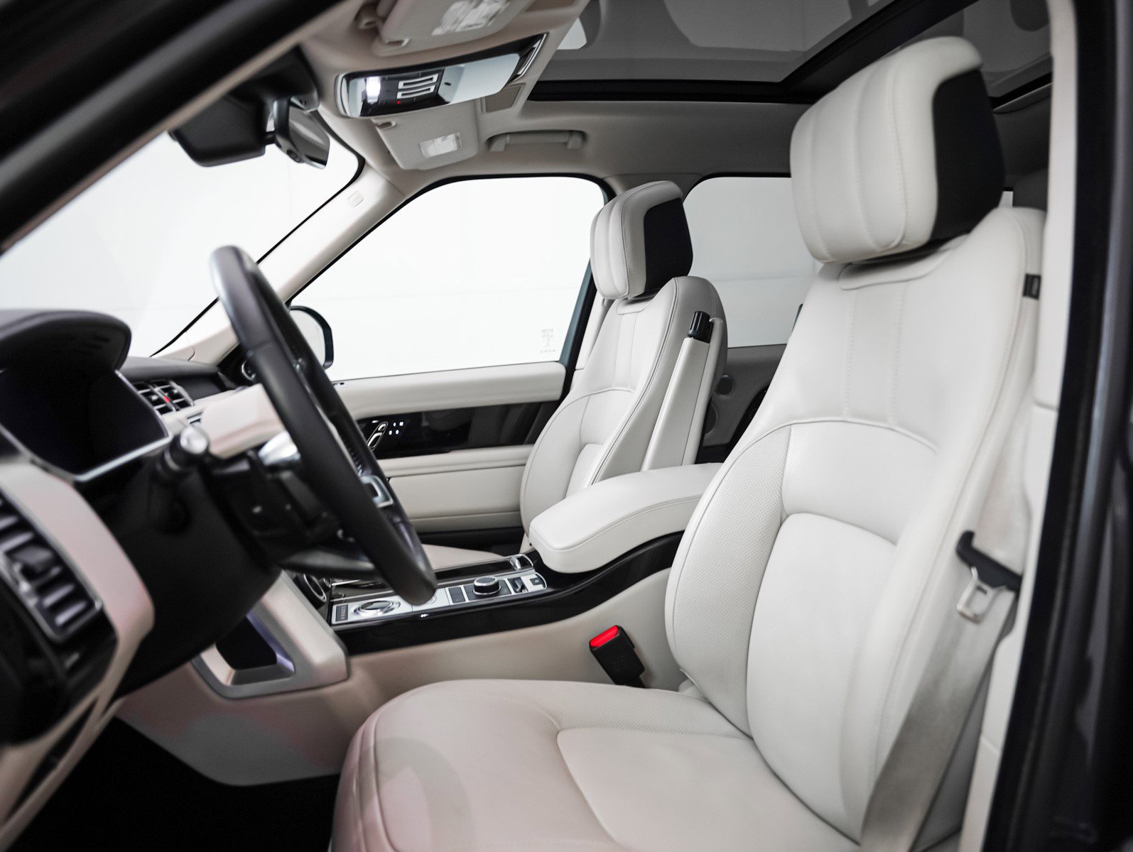 Used 2020 Land Rover Range Rover HSE image 5