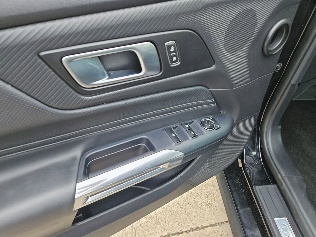 Used 2025 Ford Mustang Premium RWD image 15